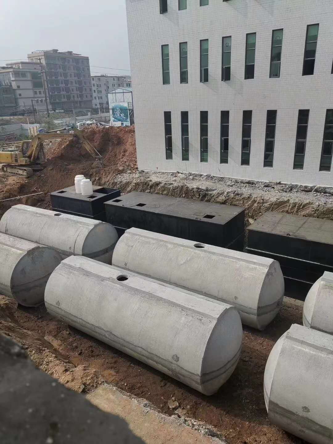 路虎交通化粪池